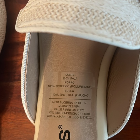Flat, slip on sandal shoes. NWOT Straw lining material. - Picture 7 of 7